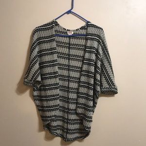 Cute black and white top